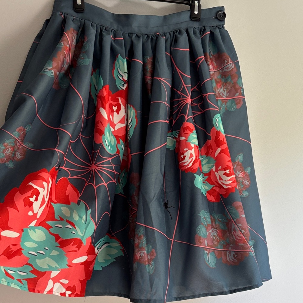 🌹roses with spiders skirt🕸️🕷️ - Picture 2 of 6